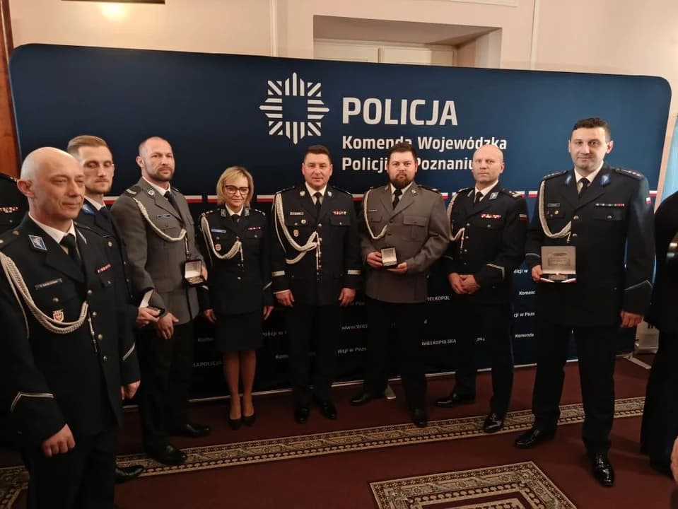 Jarocińscy policjanci z „Kryształowymi Gwiazdami”. Ratowali to, co najcenniejsze - życie. Pokazujemy te historie