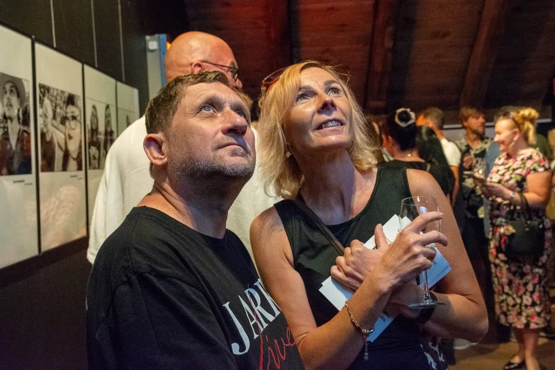 Wernisaż wystawy fotografii Franka Roosendaala "W drodze razem z muzyką rockową" — zdjęcie 2 z 30