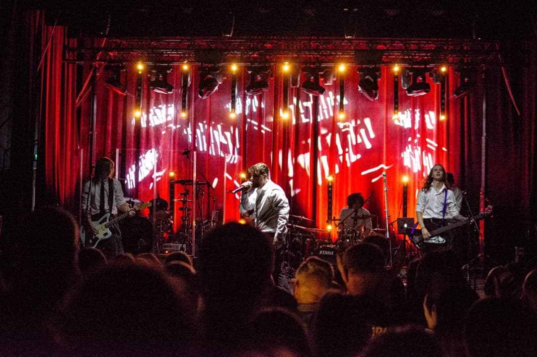 Rockowa uczta w JOK-u. Publicznością zawładnęły mocne riffy zespołu IRA [ZDJĘCIA] — zdjęcie 3 z 34
