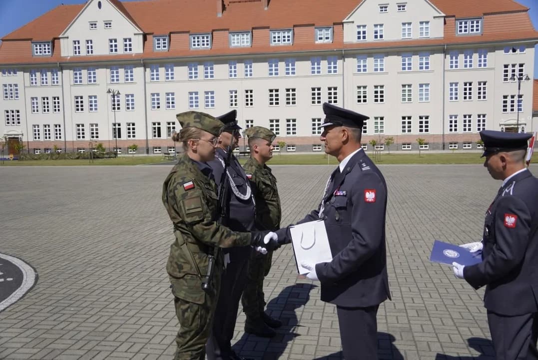 Święto Wojska Polskiego w Jarocinie — zdjęcie 2 z 79