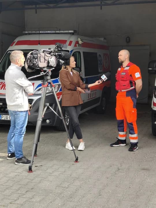 Ogólnopolskie media z wizytą w Jarocinie. Tematem stan karetek