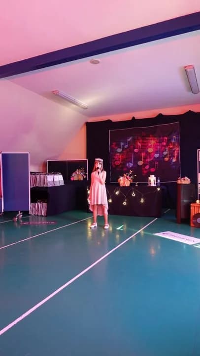 II Gminny Festiwal Piosenki Angielskiej w Szkole Podstawowej nr 2 w Jarocinie [ZDJĘCIA] — zdjęcie 5 z 56
