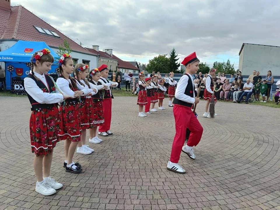 "Tradycja łączy pokolenia" w Dobieszczyźnie. Dożynki mieszkańców trzech wiosek [ZDJĘCIA] — zdjęcie 3 z 29