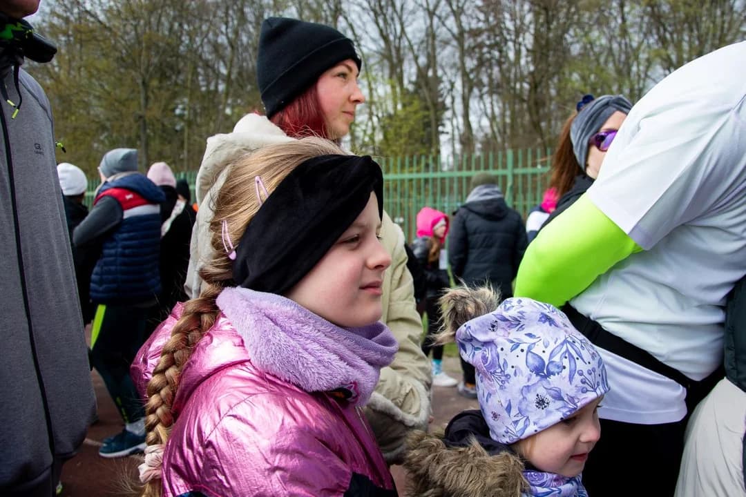 Ponad 250 osób wystartowało w Biegu Kolorowej Skarpetki w Jarocinie [ZDJĘCIA] — zdjęcie 3 z 119