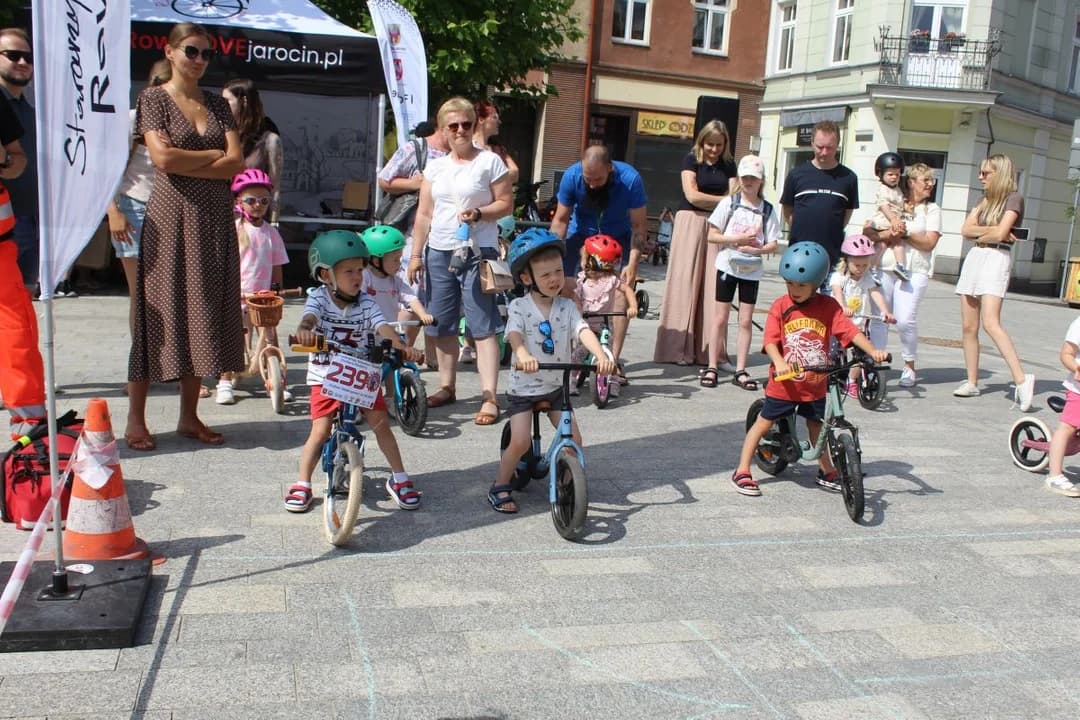 „Dzieciaki na kołach” po raz trzeci. 60 młodych uczestników na starcie [ZDJĘCIA] — zdjęcie 5 z 122