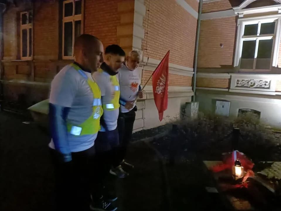 Biegacze uczcili w ten sposób 106. rocznicę wybuchu Powstania Wielkopolskiego — zdjęcie 4 z 79