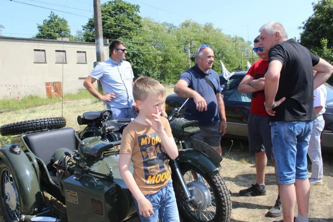 IX Festyn Kolejowy w Muzeum Parowozowni w Jarocinie — zdjęcie 6 z 78