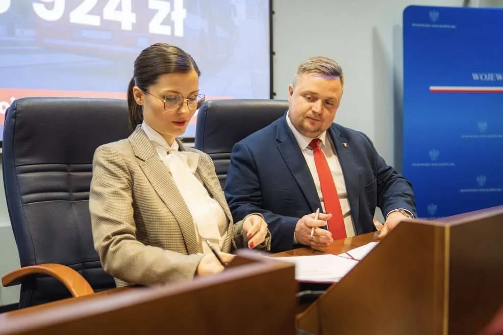 Umowy na dofinansowania do przewozów autobusowych — zdjęcie 5 z 9