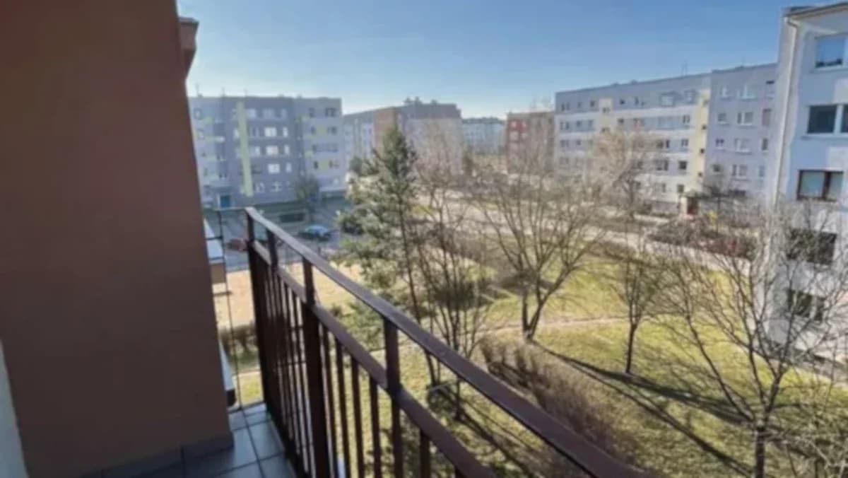 Gmina Jarocin sprzedaje mieszkanie na os. Konstytucji 3 Maja. Za ile można je kupić? [ZDJĘCIA]