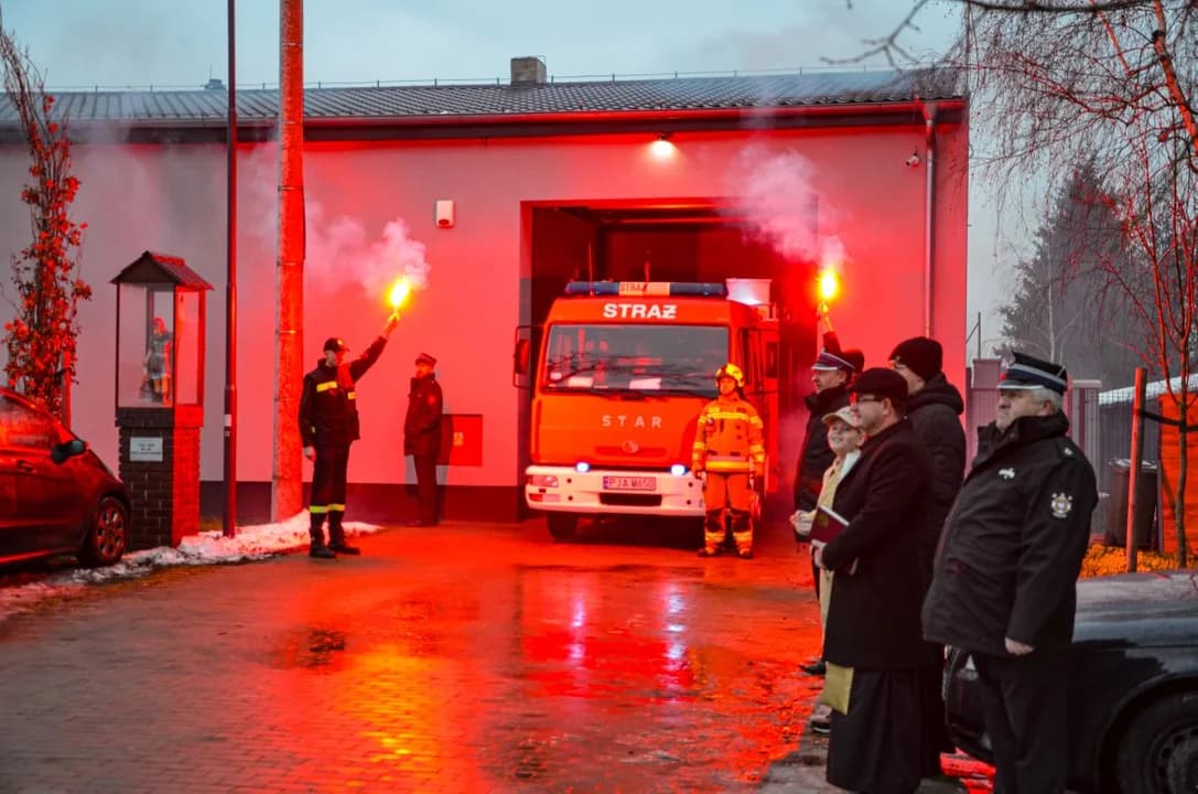 Przekazanie samochodu dla OSP Łuszczanów