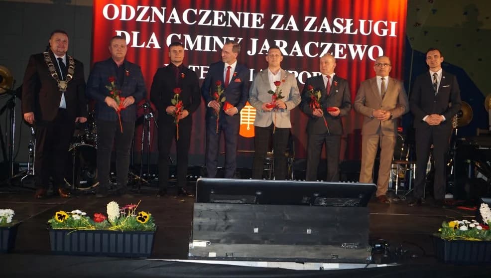 W czasie gali kilkanaście osób otrzymało Odznaki „Zasłużony dla gminy Jaraczewo” oraz Medale „Za szczególne zasługi dla gminy Jaraczewo”.