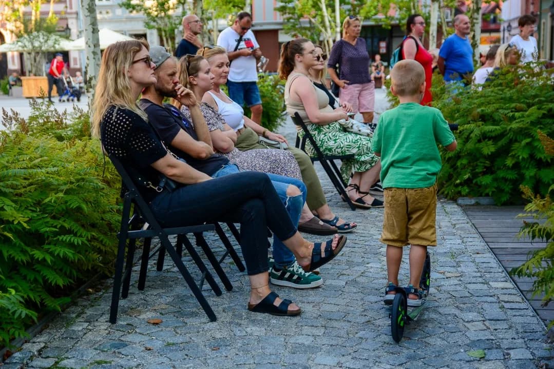 Letnie Brzmienia Jarocina. Marta Mąka i zespół Senders stworzyli wyjątkowe widowisko [ZDJĘCIA]