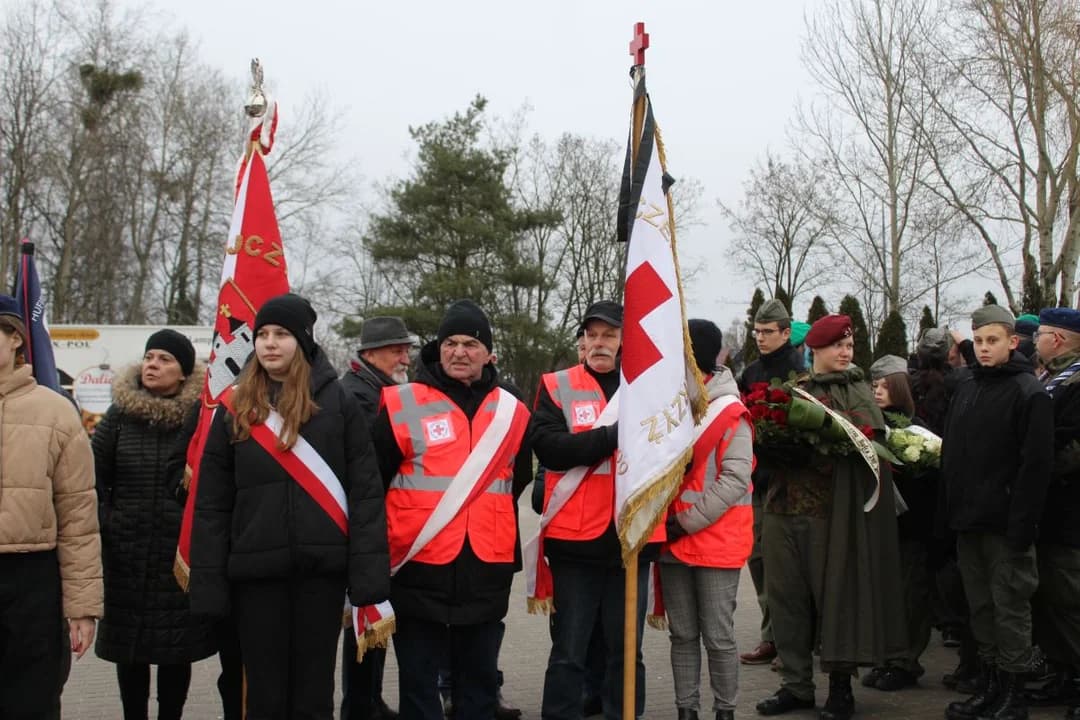 Odprowadzili druha Stefana Tobolskiego na ostatnią wartę. Tłumy na pogrzebie — zdjęcie 4 z 99