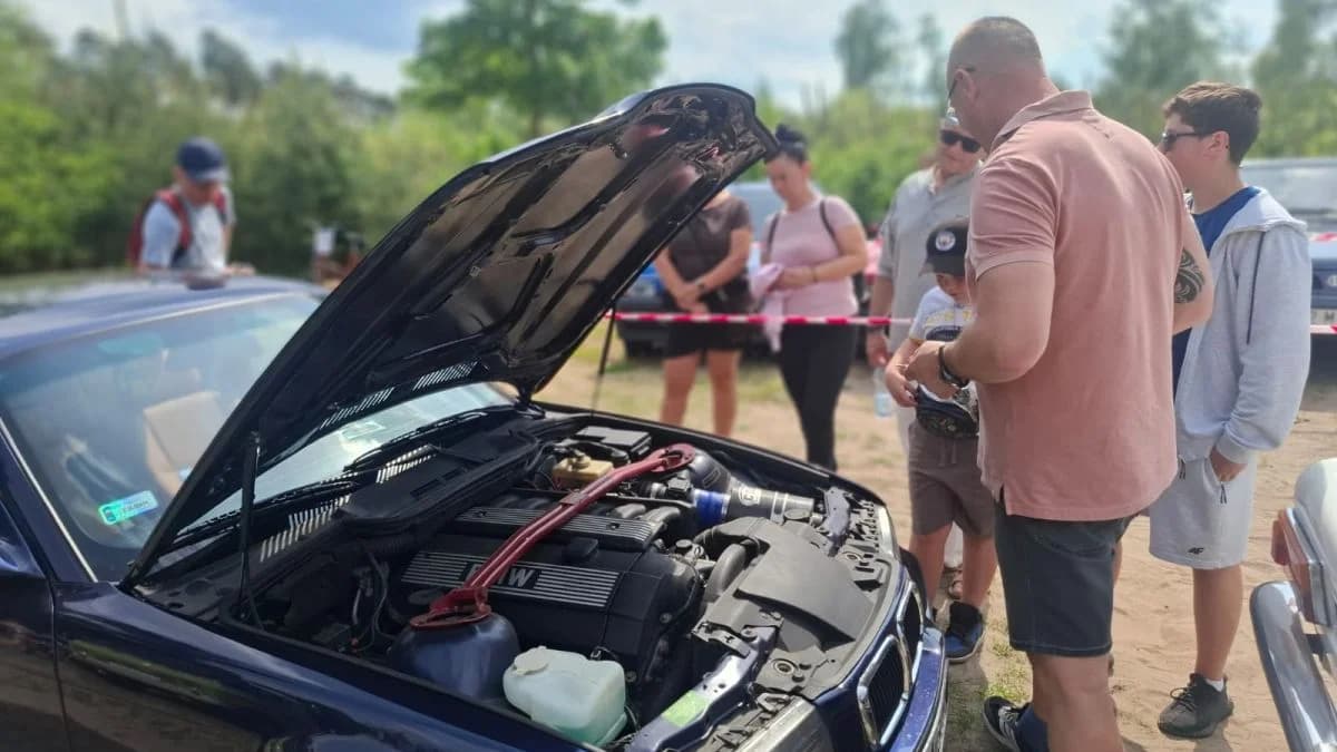 W niedzielę w Wolicy Koziej odbył się zlot motoryzacyjny IV Wiosenne Spotkanie z PRL-em
