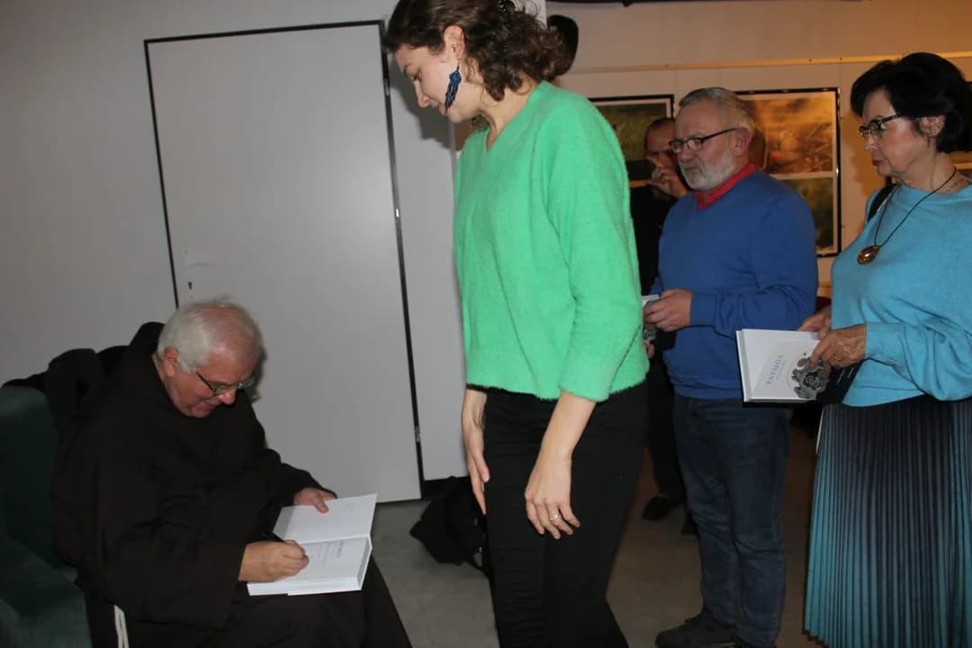 Z biblistą wędrowali po greckiej wyspie. Spotkanie z ojcem profesorem Adamem Sikorą [ZDJĘCIA]