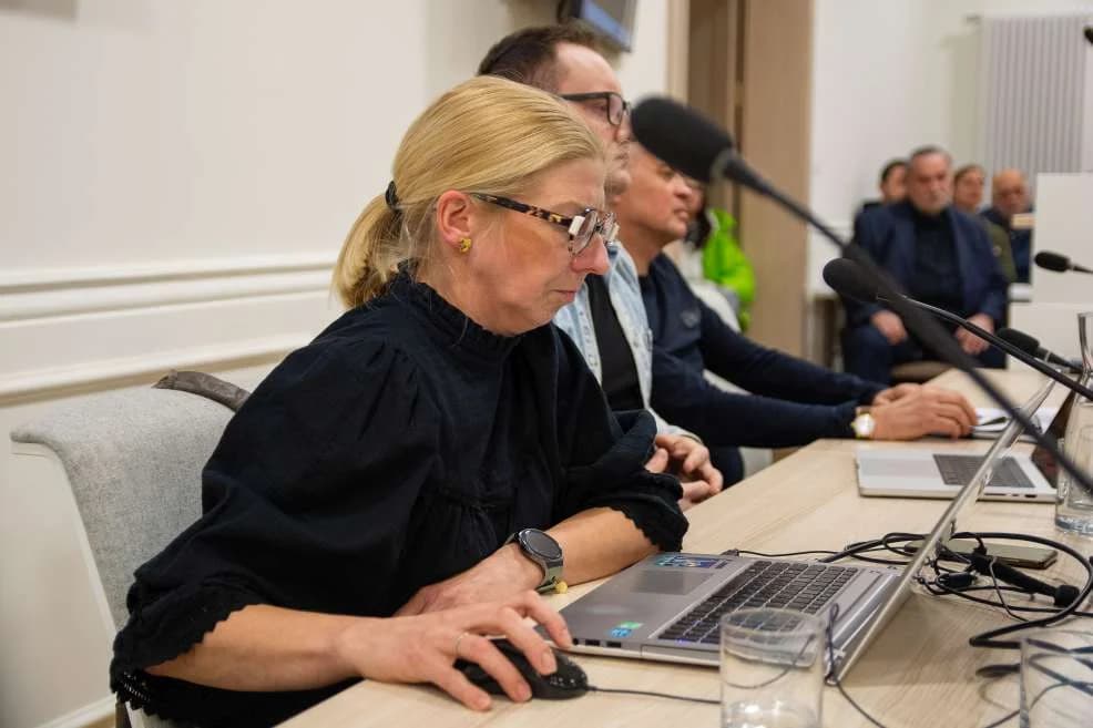 O ruchu aut na rynku w Jarocinie dyskutowano na spotkaniu w ratuszu. Jakie będą skutki tej dyskusji? [ZDJĘCIA, SONDA]