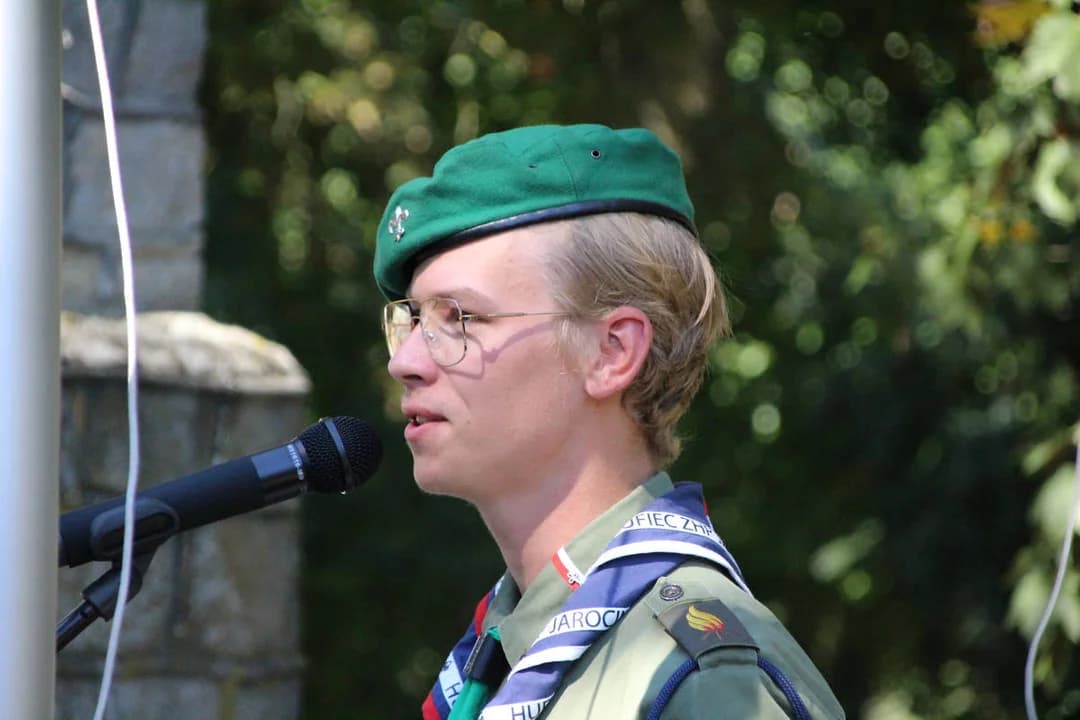 Oddali hołd bohaterom z powiatu jarocińskiego. „Mam nadzieję, że tę historię będziemy powtarzać tutaj co roku” — zdjęcie 2 z 63