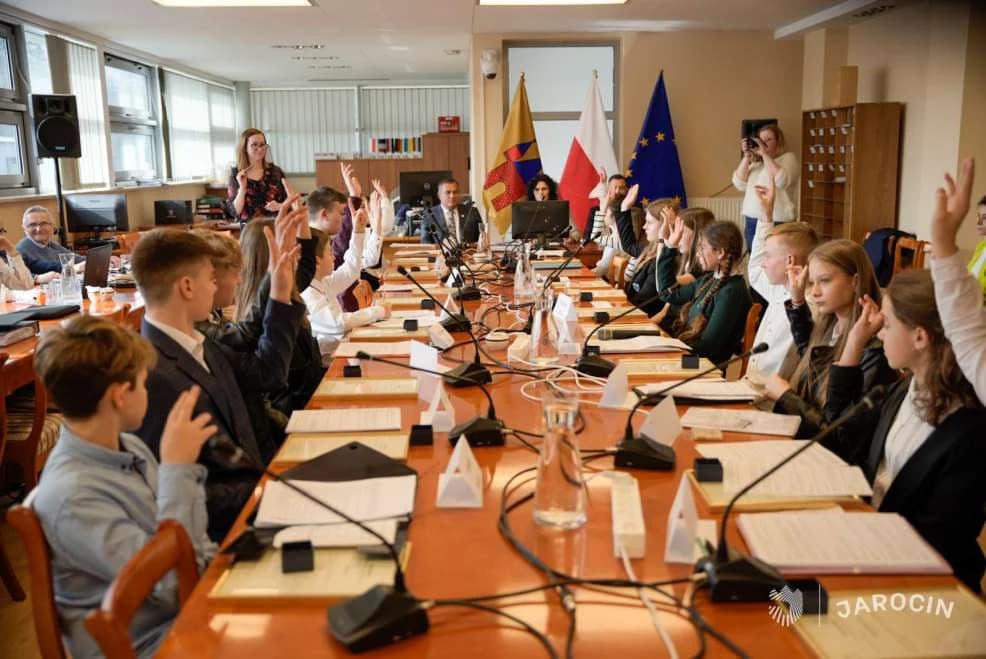 Radni Młodzieżowej Rady Miejskiej w Jarocinie zaprzysiężeni [ZDJĘCIA]