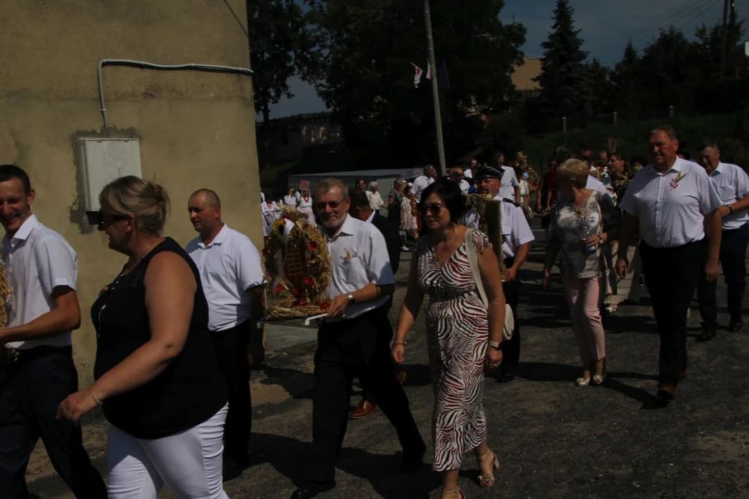 Gminne dożynki w Jaraczewie. Każde sołectwo przygotowało wyjątkowy wieniec [ZDJĘCIA, WIDEO] — zdjęcie 4 z 159