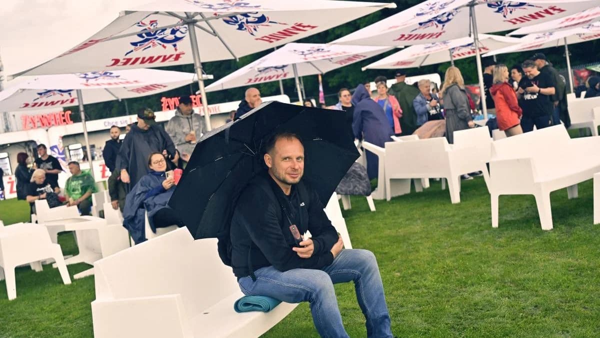 Tak bawiliście w błocie i deszczu podczas pierwszego dnia Jarocin Festiwal 2026