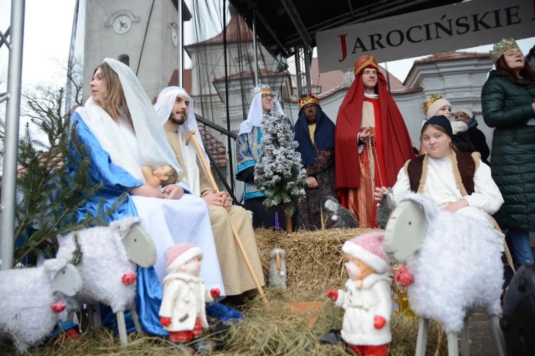 14. Jarocińskie Kolędowanie z Orszakiem Trzech Króli. Najwięcej było przedszkolaków  [ZDJĘCIA]