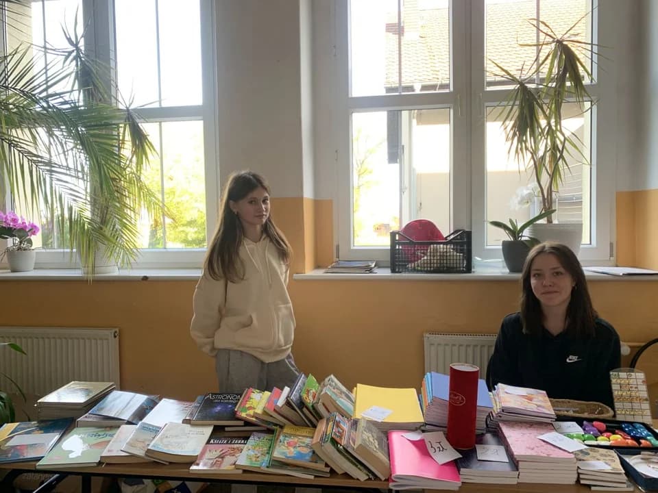 Kiermasz na Dzień Chłopca w szkole w Potarzycy. Zorganizowało go kółko teatralne [ZDJĘCIA] — zdjęcie 3 z 8