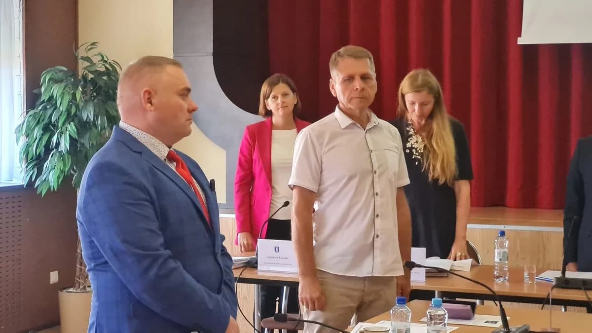 Mariusz Nowak złożył ślubowanie na radnego gminy Nowe Miasto. Zastąpił Agnieszkę Król [ZDJĘCIA] — zdjęcie 2 z 6
