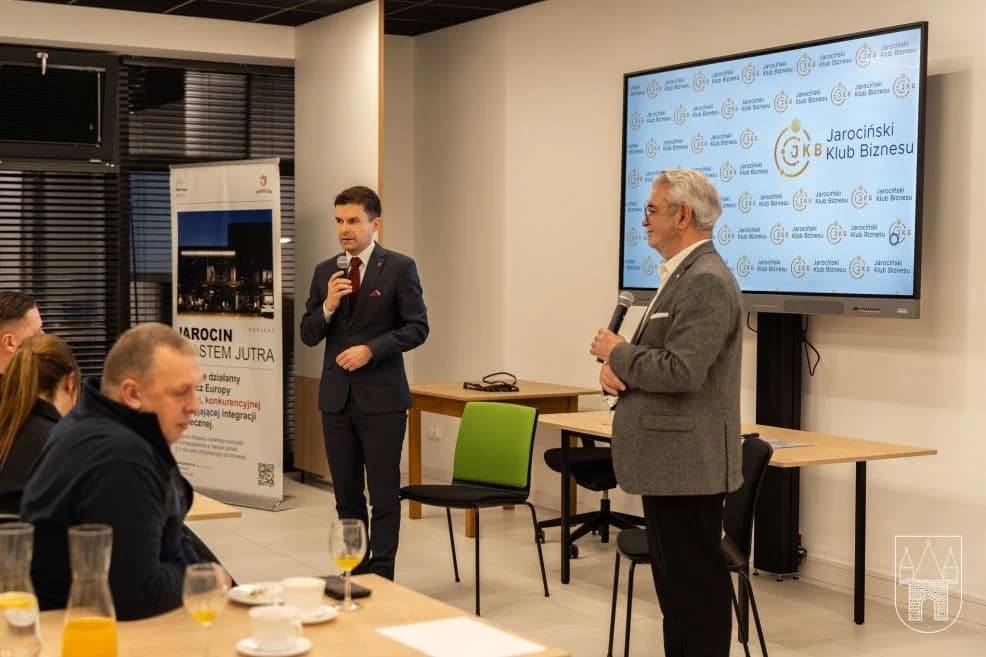 Spotkanie dla przedsiębiorców w Jarocińskim Centrum Edukacji i Kariery — zdjęcie 2 z 10
