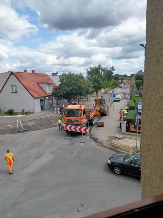 UWAGA utrudnienia w centrum Jarocina. Zamknięta ulica i wyłączone przystanki. Zmiany w komunikacji — zdjęcie 4 z 14