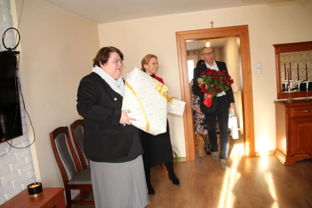 Państwo Majsnerowscy przeżyli razem 70 lat. Z życzeniami do dostojnych jubilatów przybył burmistrz Jaraczewa — zdjęcie 2 z 54