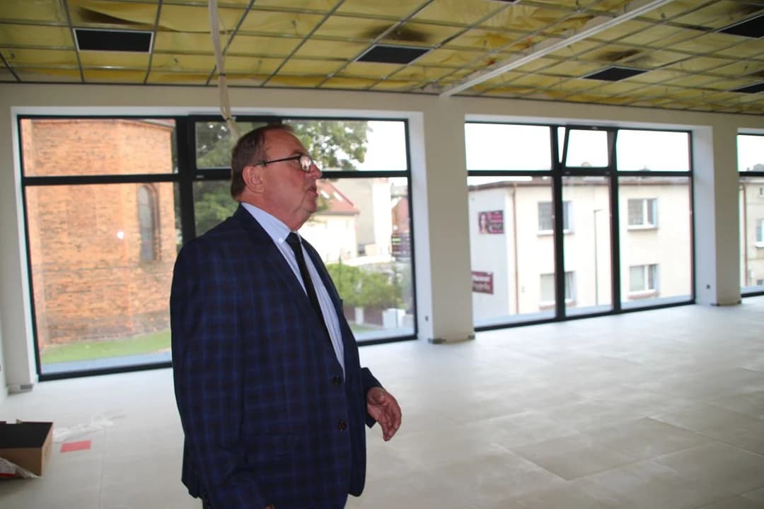 Budowa Jarocińskiego Centrum Edukacji i Kariery dobiega końca [WIDEO] — zdjęcie 4 z 12