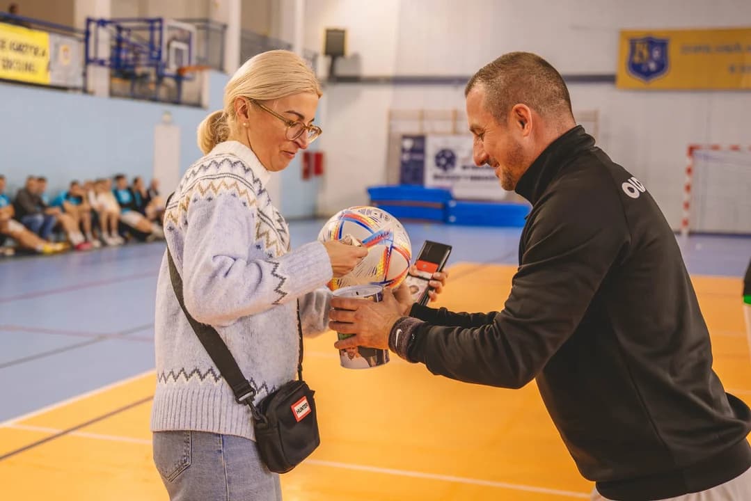 Sport ma wielką moc. Mikołajkowy turniej w Nowym Mieście nad Wartą zakończył się sukcesem — zdjęcie 6 z 36