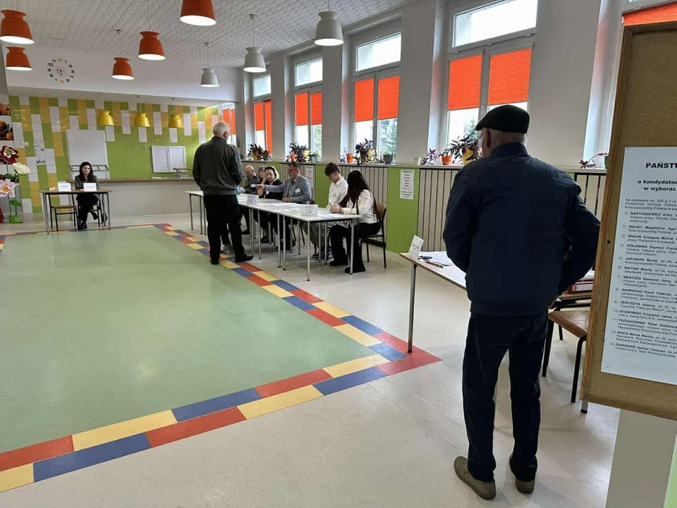 Wybory prezydenckie 2025. Mieszkańcy Jarocina i okolic głosują [ZDJĘCIA] — zdjęcie 4 z 16