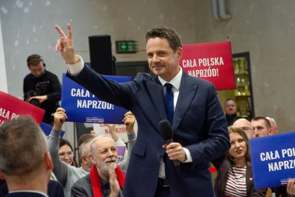 Rafał Trzaskowski, kandydat na prezydenta z ramienia KO spotkał się z mieszkańcami w hali Jarocin Sport [ZDJĘCIA]