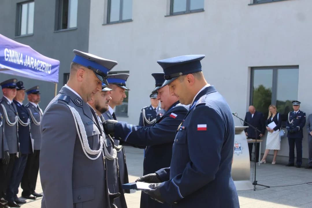 Święto Policji w Jarocinie. Policjanci odebrali awanse, padła ważna zapowiedź na 2027 rok