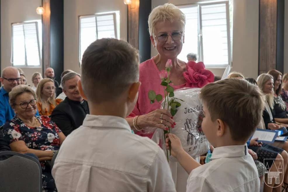 Zakończenia roku w przedszkolu w Golinie i pożegnanie dyrektora — zdjęcie 4 z 9