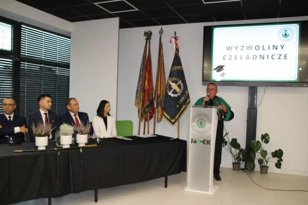 W Jarocinie odbyła się uroczysta ceremonia Wyzwolin Czeladniczych, czyli przejścia z ucznia na czeladnika [ZDJĘCIA, SONDA]