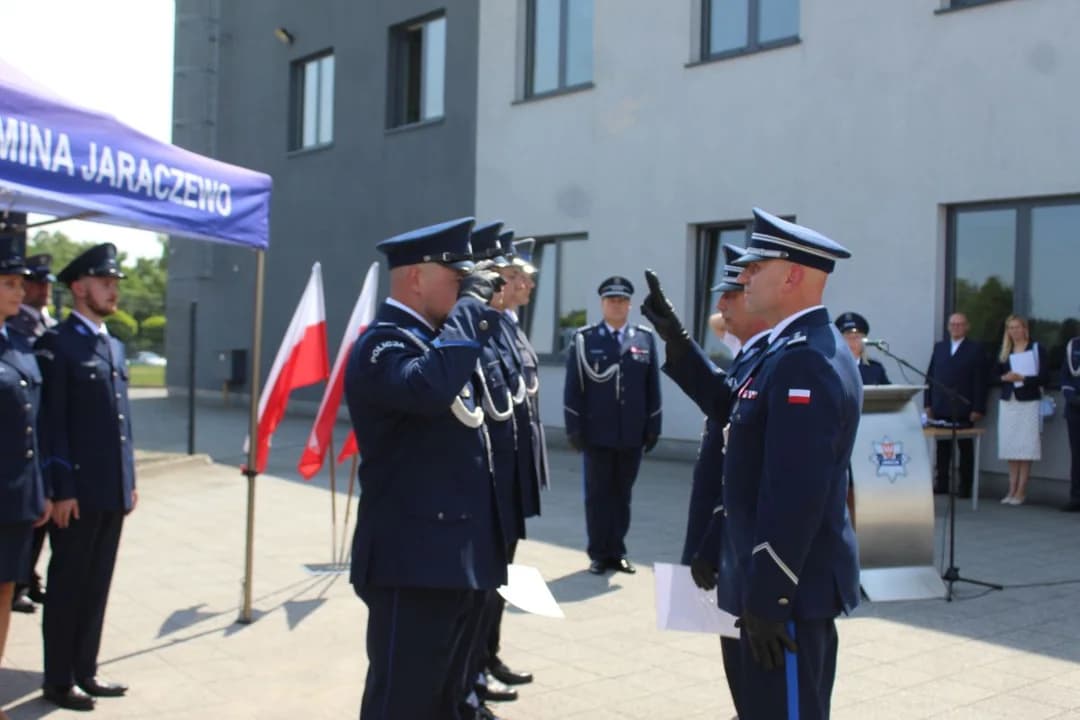Święto Policji w Jarocinie. Policjanci odebrali awanse, padła ważna zapowiedź na 2027 rok