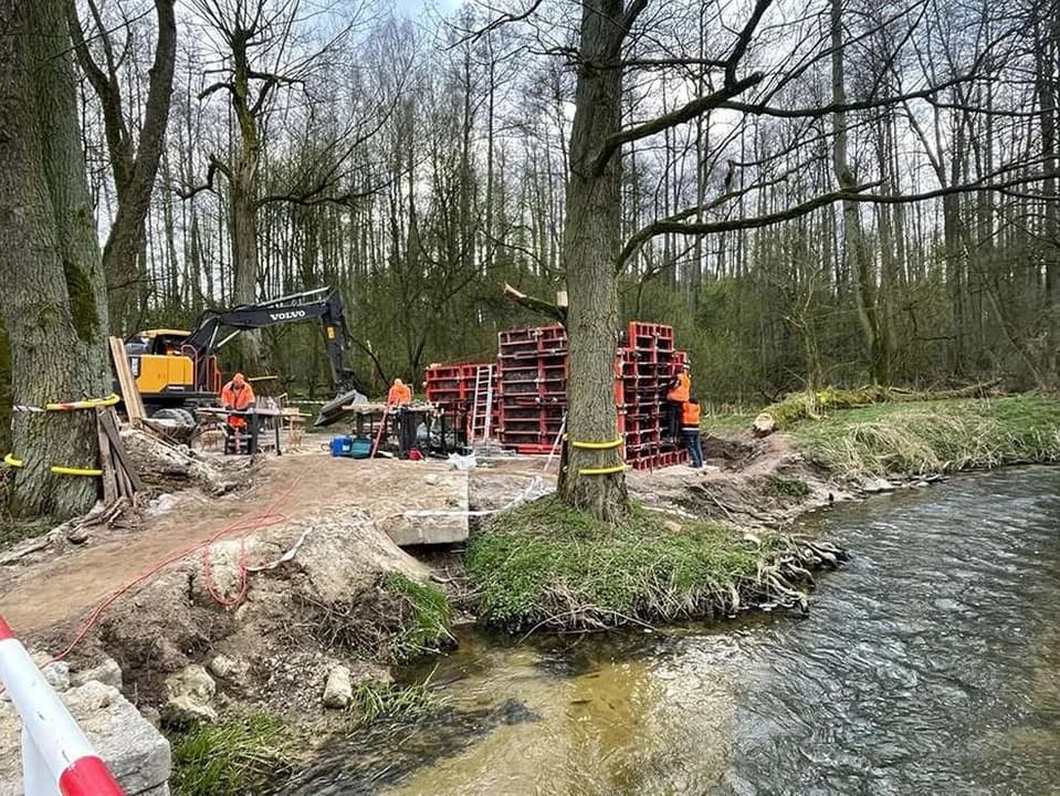 Budowa ścieżki rowerowej do młyna nad Lutynią — zdjęcie 6 z 31