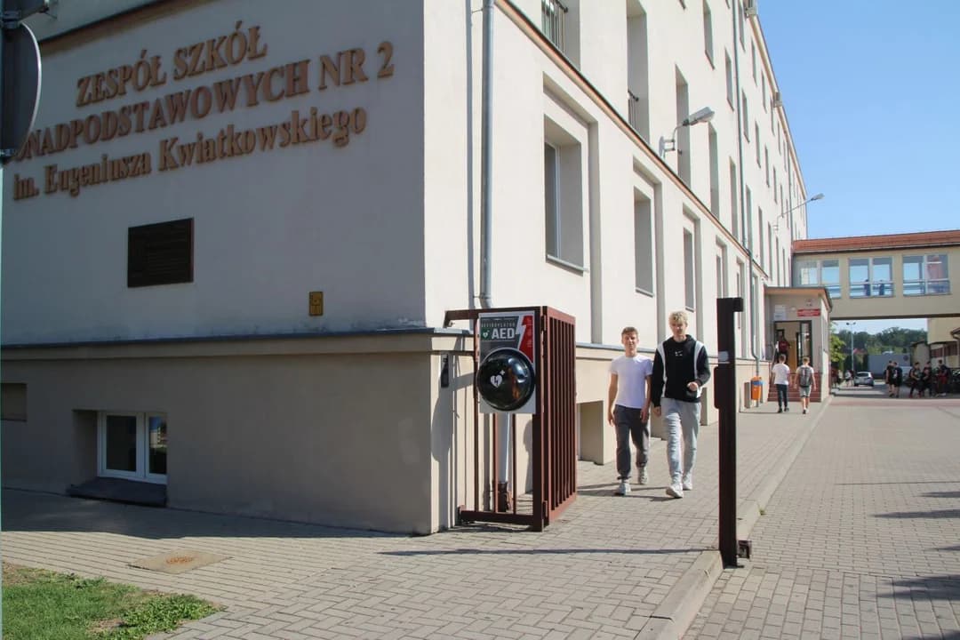 Mapa defibrylatorów AED w Jarocinie i okolicy. Te urządzenia zwiększają szansę na przeżycie pacjenta — zdjęcie 4 z 11