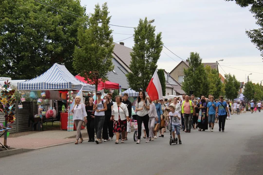 Odpust Matki Bożej Pocieszenia w Golinie z grupami pielgrzymów [2023] — zdjęcie 4 z 264