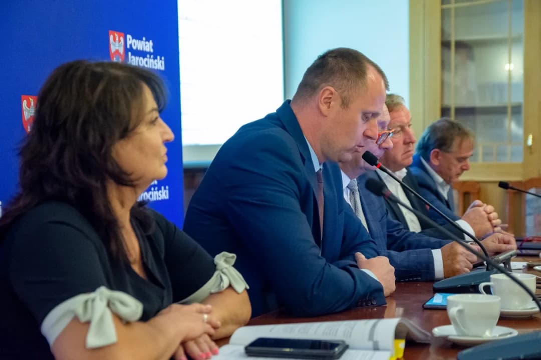 Posiedzenie Rady Powiatu Jarocińskiego (czerwiec 2025) — zdjęcie 3 z 23