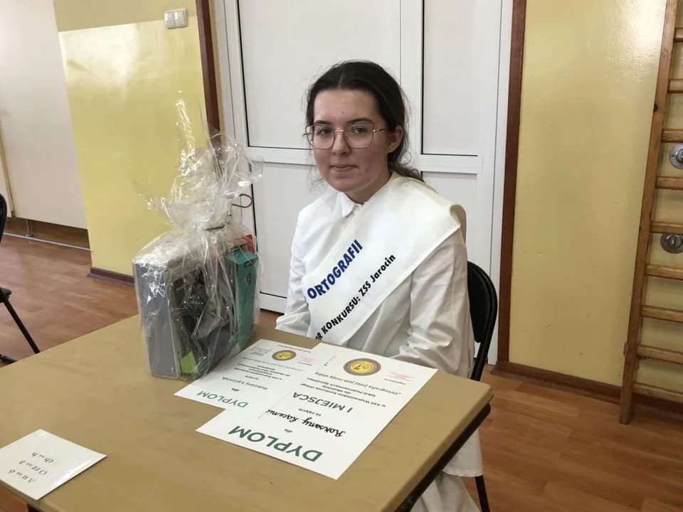 Roksana Łączniak ze Szkoły Podstawowej nr 5 w Jarocinie została "Mistrzem Ortografii" [ZDJĘCIA]