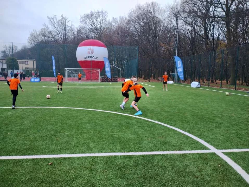 Sukces uczniów jarocińskiej „piątki” w Finale Ogólnopolskiego Turnieju „Z Orlika na Stadion” [ZDJĘCIA, SONDA]