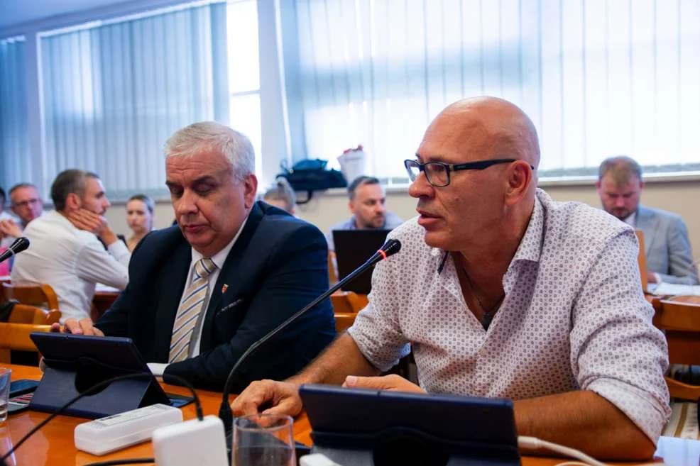 Sesja Rady Miejskiej w Jarocinie (wrzesień 2023) — zdjęcie 2 z 26
