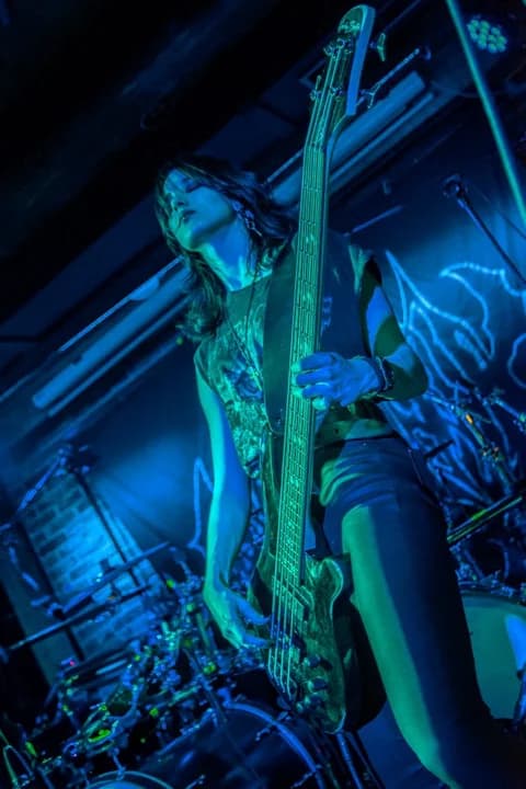 Spichlerz Polskiego Rocka zadrżał w posadach, kiedy opanowali go metalowcy. Królowały ciężkie brzmienia [ZDJĘCIA] — zdjęcie 6 z 28
