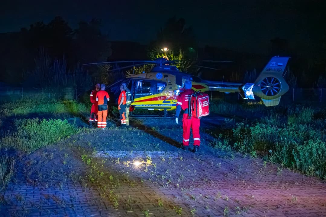 Śmigłowiec LPR lądował w Jarocinie. Pilny transport nastolatki po wypadku — zdjęcie 6 z 10