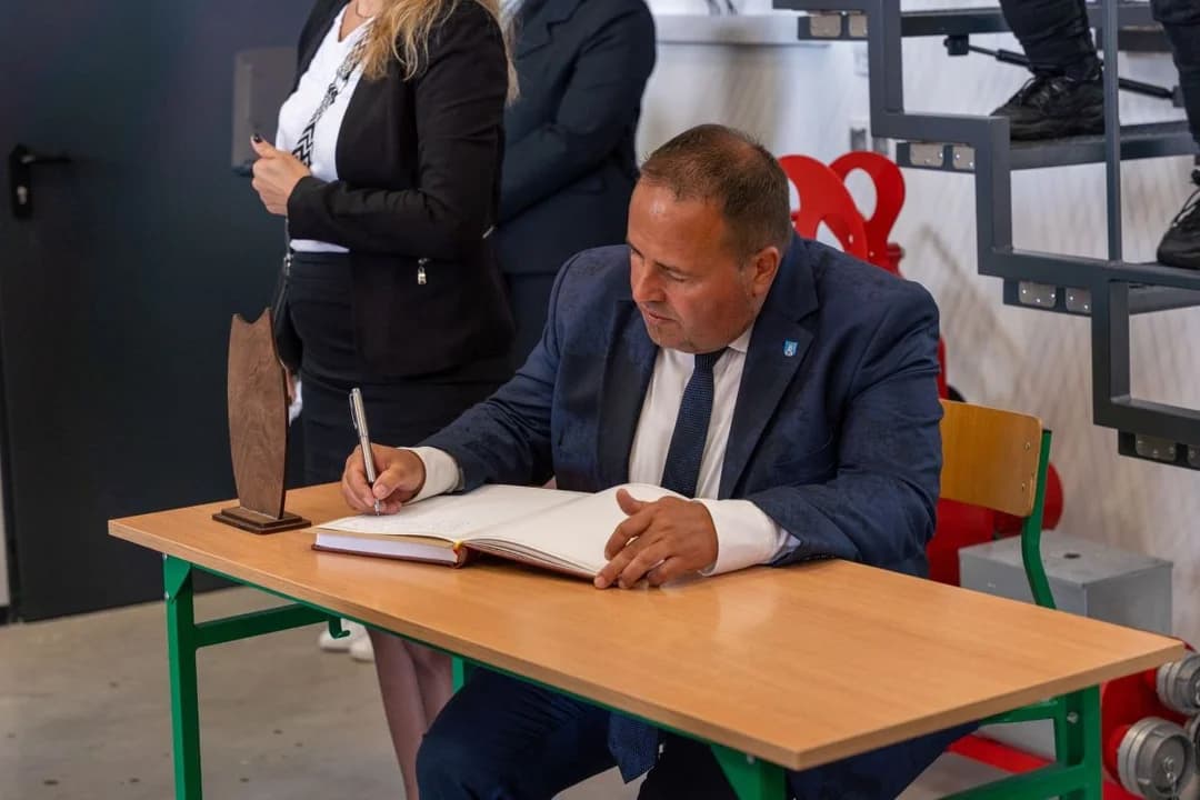 Włodarz gminy dokonał też wpisu w kronice