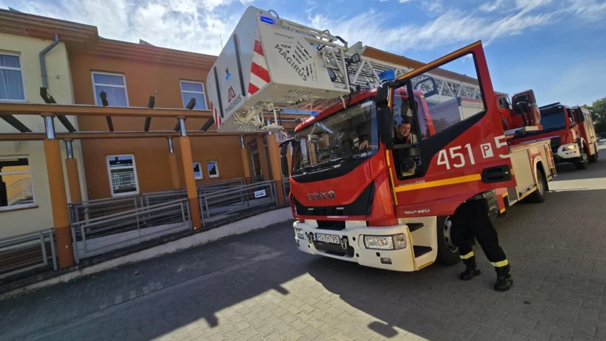 Alarm przeciwpożarowy w hotelu Jarota
