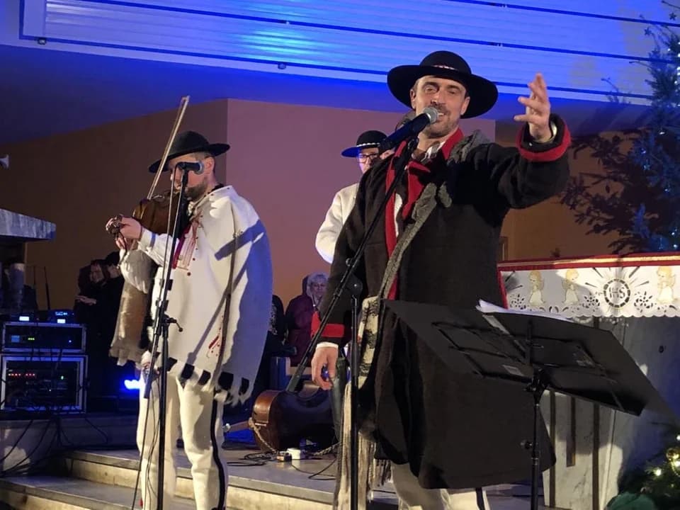 Jarociniacy kolędowali razem z góralami. Koncert na 90-lecie franciszkanów [ZDJĘCIA, WIDEO]